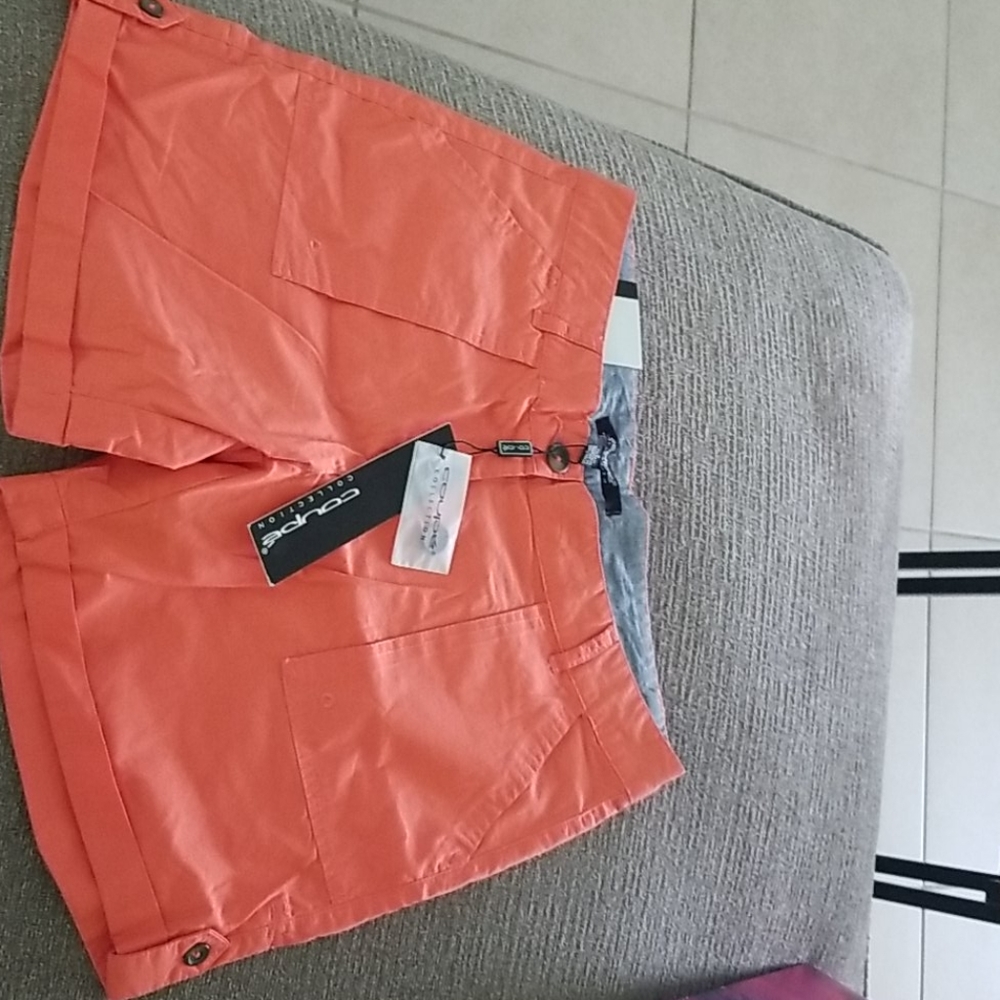 Coupe Collection Women’s Coral Shorts size 6